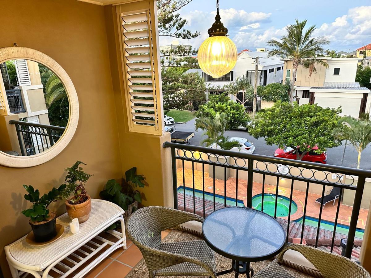 'Little Mermaid' Beach Apartment Best Location Walk To Beach And Restaurants - Sleeps 4 ゴールドコースト エクステリア 写真